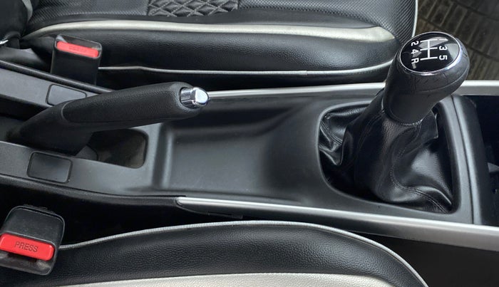2016 Maruti Baleno DELTA PETROL 1.2, Petrol, Manual, 35,360 km, Gear Lever
