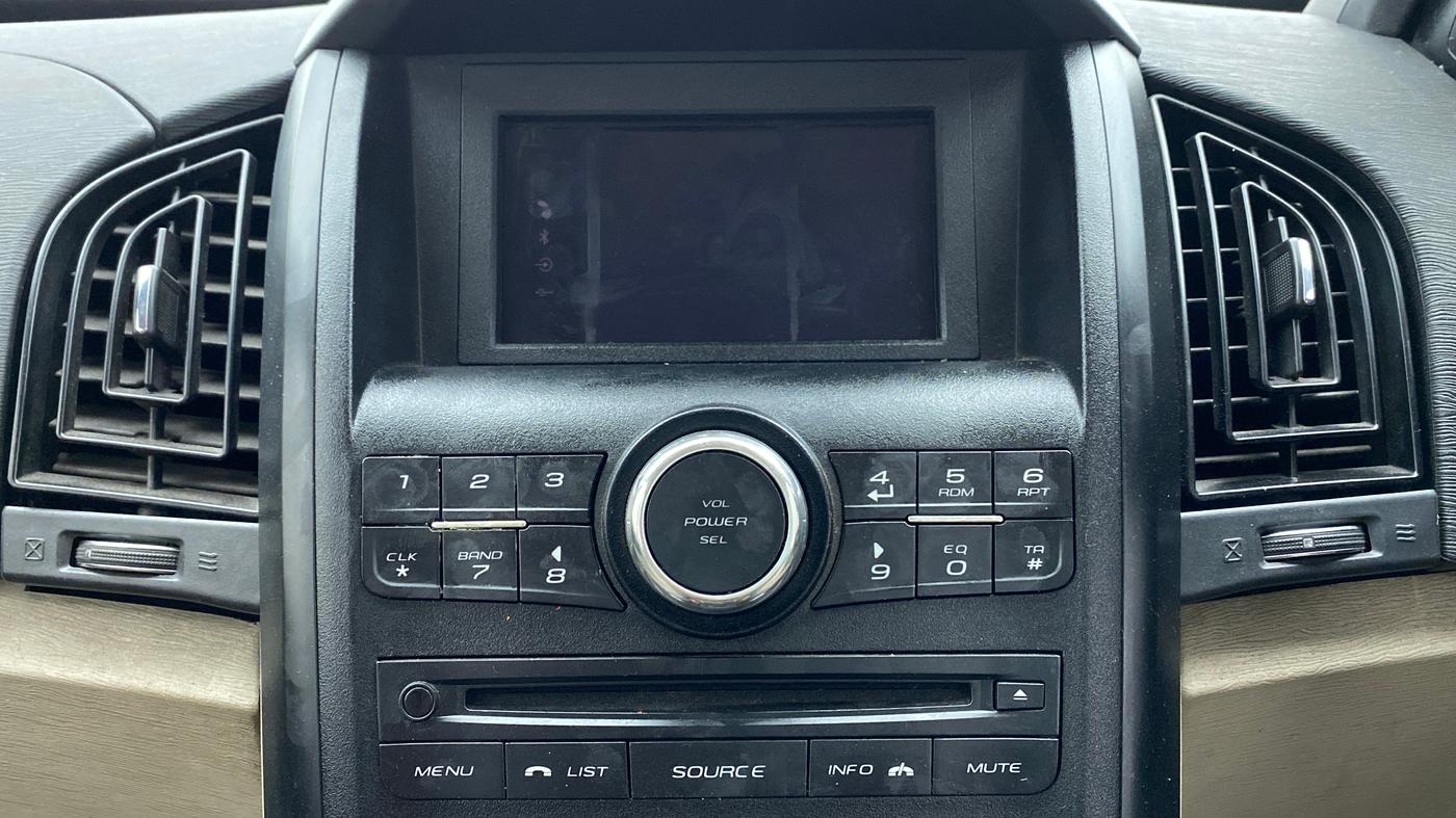 2017 Mahindra XUV500 W4, Diesel, Manual, 43,405 km, Infotainment System