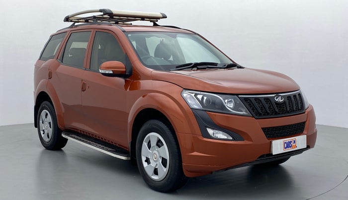 2017 Mahindra XUV500 W4, Diesel, Manual, 43,405 km, Right Front Diagonal (45- Degree) View