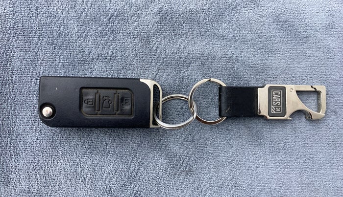 2017 Mahindra XUV500 W4, Diesel, Manual, 43,405 km, Key Close-up