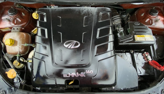 2017 Mahindra XUV500 W4, Diesel, Manual, 43,405 km, Engine Bonet View