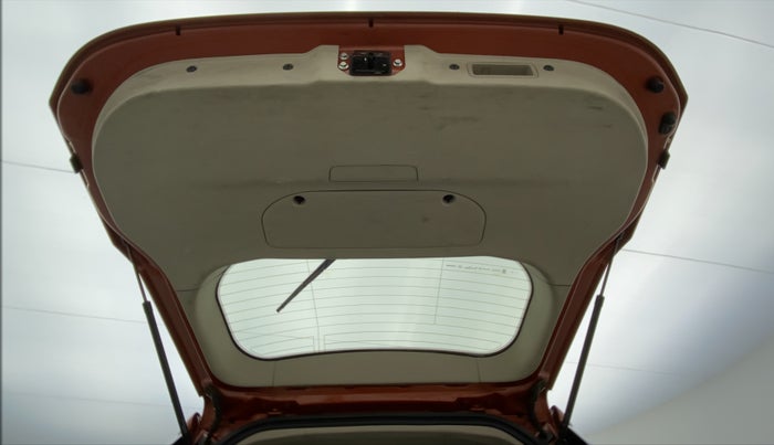 2017 Mahindra XUV500 W4, Diesel, Manual, 43,405 km, Boot Door Open