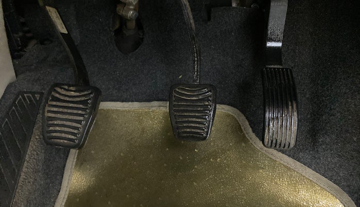 2017 Mahindra XUV500 W4, Diesel, Manual, 43,405 km, Pedals