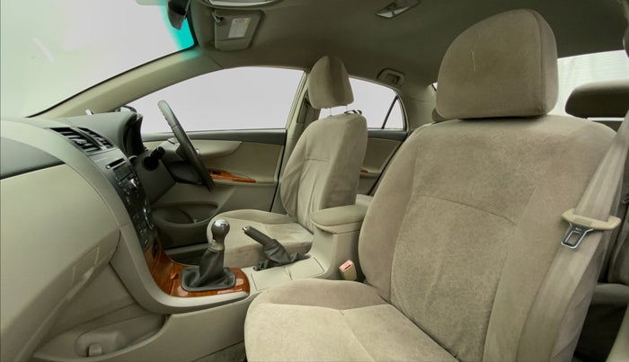 2011 Toyota Corolla Altis 1.8 G, Petrol, Manual, 89,740 km, Right Side Front Door Cabin