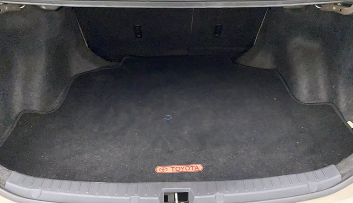 2011 Toyota Corolla Altis 1.8 G, Petrol, Manual, 89,740 km, Boot Inside