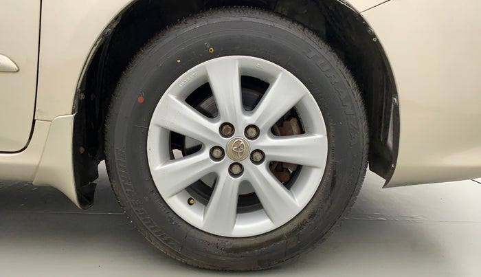 2011 Toyota Corolla Altis 1.8 G, Petrol, Manual, 89,740 km, Right Front Wheel