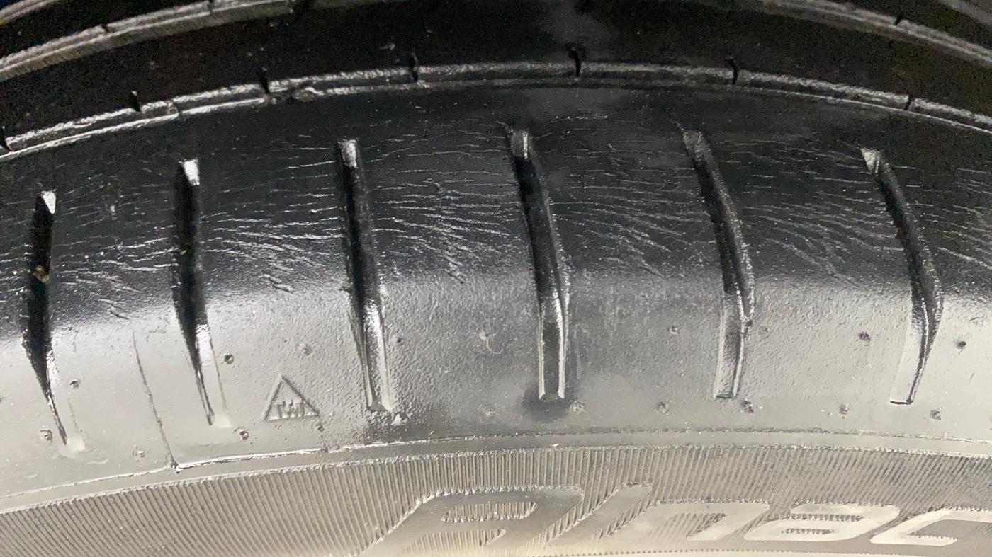2021 Toyota Glanza G, Petrol, Manual, 40,895 km, Right Front Tyre Tread