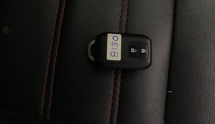 2021 Toyota Glanza G, Petrol, Manual, 40,895 km, Key Close Up