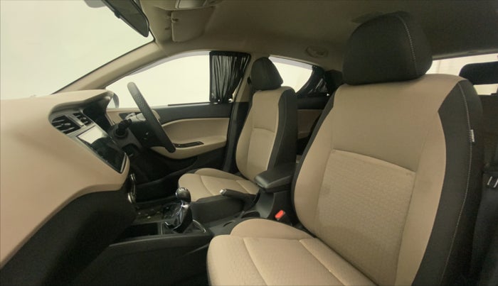 2016 Hyundai Elite i20 ASTA 1.2 (O), Petrol, Manual, 27,261 km, Right Side Front Door Cabin