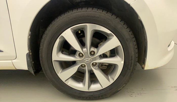 2016 Hyundai Elite i20 ASTA 1.2 (O), Petrol, Manual, 27,261 km, Right Front Wheel