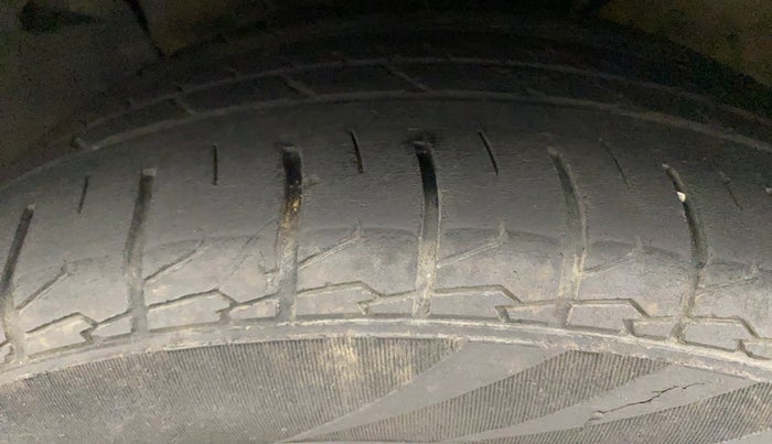 2017 Hyundai Creta SX PLUS AT 1.6 PETROL, Petrol, Automatic, 91,071 km, Left Front Tyre Tread