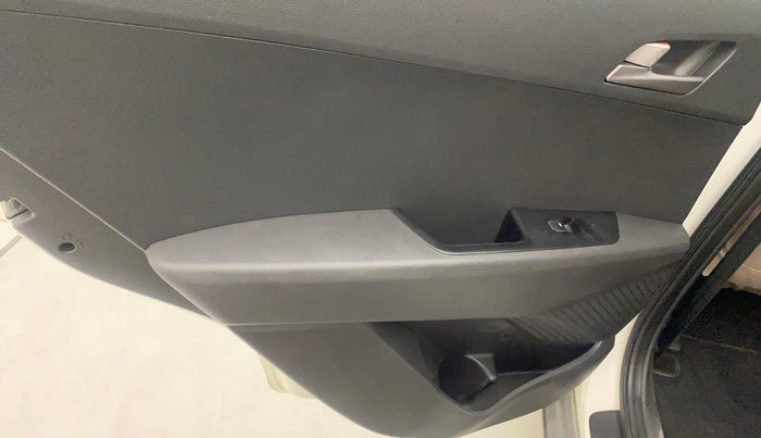 2017 Hyundai Creta SX PLUS AT 1.6 PETROL, Petrol, Automatic, 91,071 km, Left rear window switch / handle - Switch/handle not functional