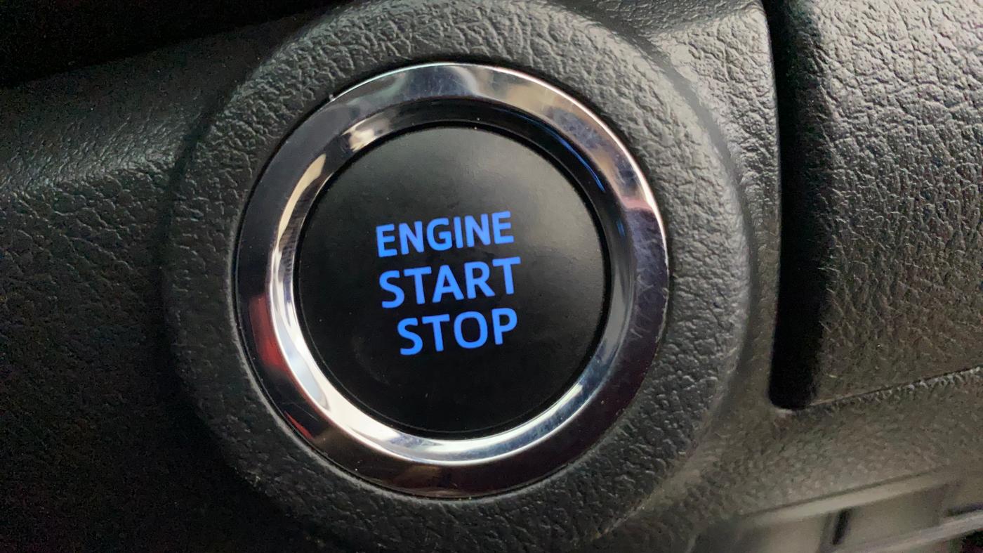 2024 Toyota Fortuner 4X2 MT 2.7 PETROL, Petrol, Manual, 22,651 km, Keyless Start/ Stop Button