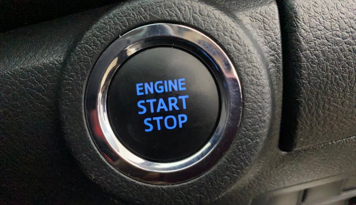 2024 Toyota Fortuner 4X2 MT 2.7 PETROL, Petrol, Manual, 22,651 km, Keyless Start/ Stop Button