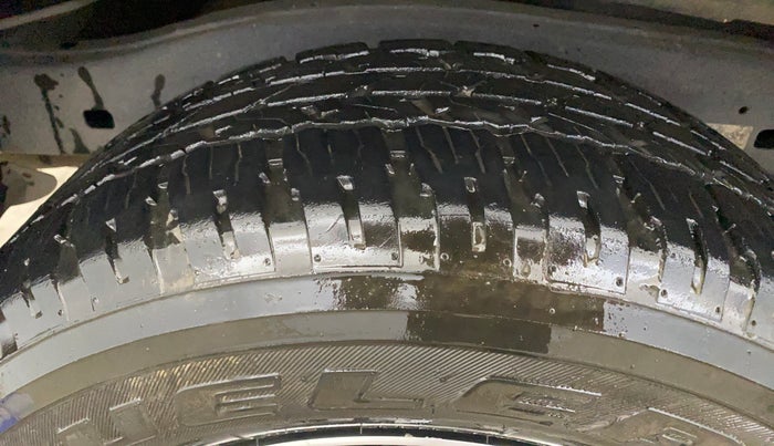 2024 Toyota Fortuner 4X2 MT 2.7 PETROL, Petrol, Manual, 22,651 km, Right Rear Tyre Tread