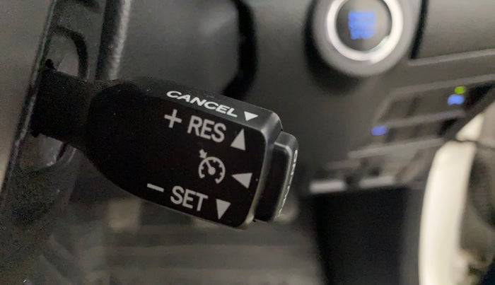 2024 Toyota Fortuner 4X2 MT 2.7 PETROL, Petrol, Manual, 22,651 km, Adaptive Cruise Control