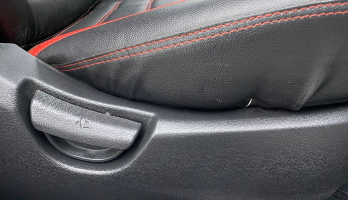 2019 Hyundai Grand i10 SPORTZ 1.2 KAPPA VTVT, Petrol, Manual, 17,516 km, Driver Side Adjustment Panel