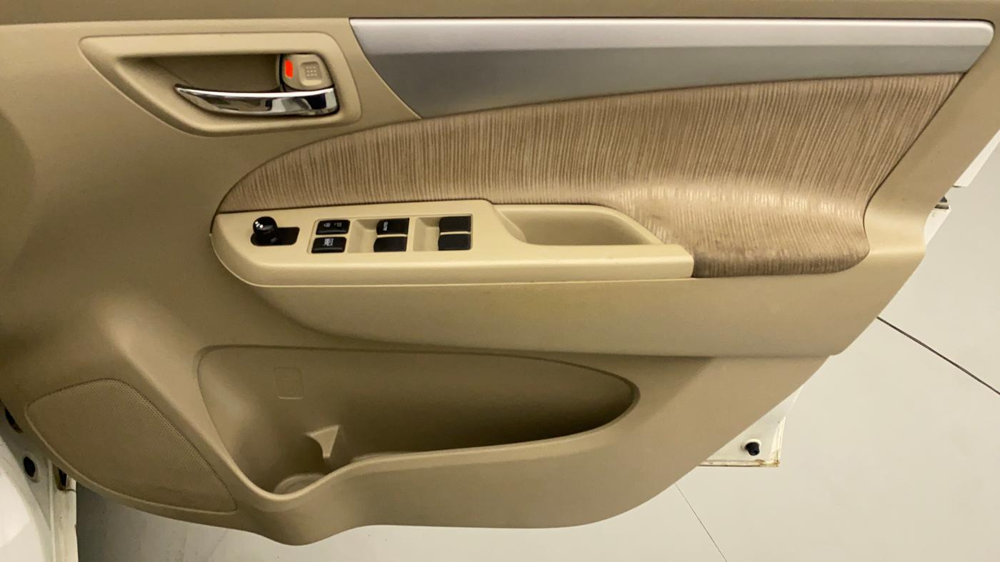 2013 Maruti Ertiga VXI, Petrol, Manual, 61,530 km, Driver Side Door Panels Control
