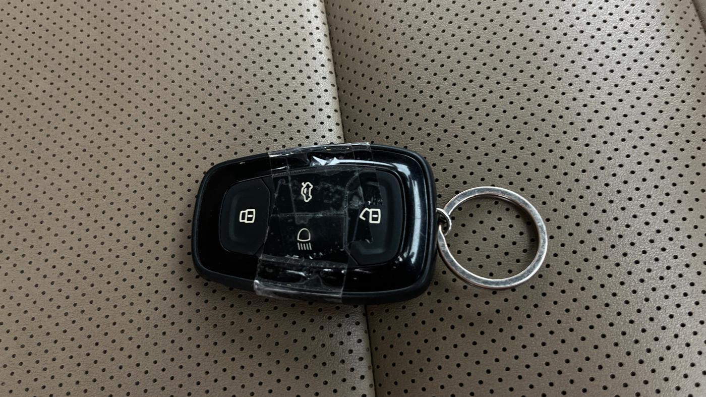 2022 Tata Safari XZA PLUS KAZIRANGA, Diesel, Automatic, 1,27,794 km, Key Close Up