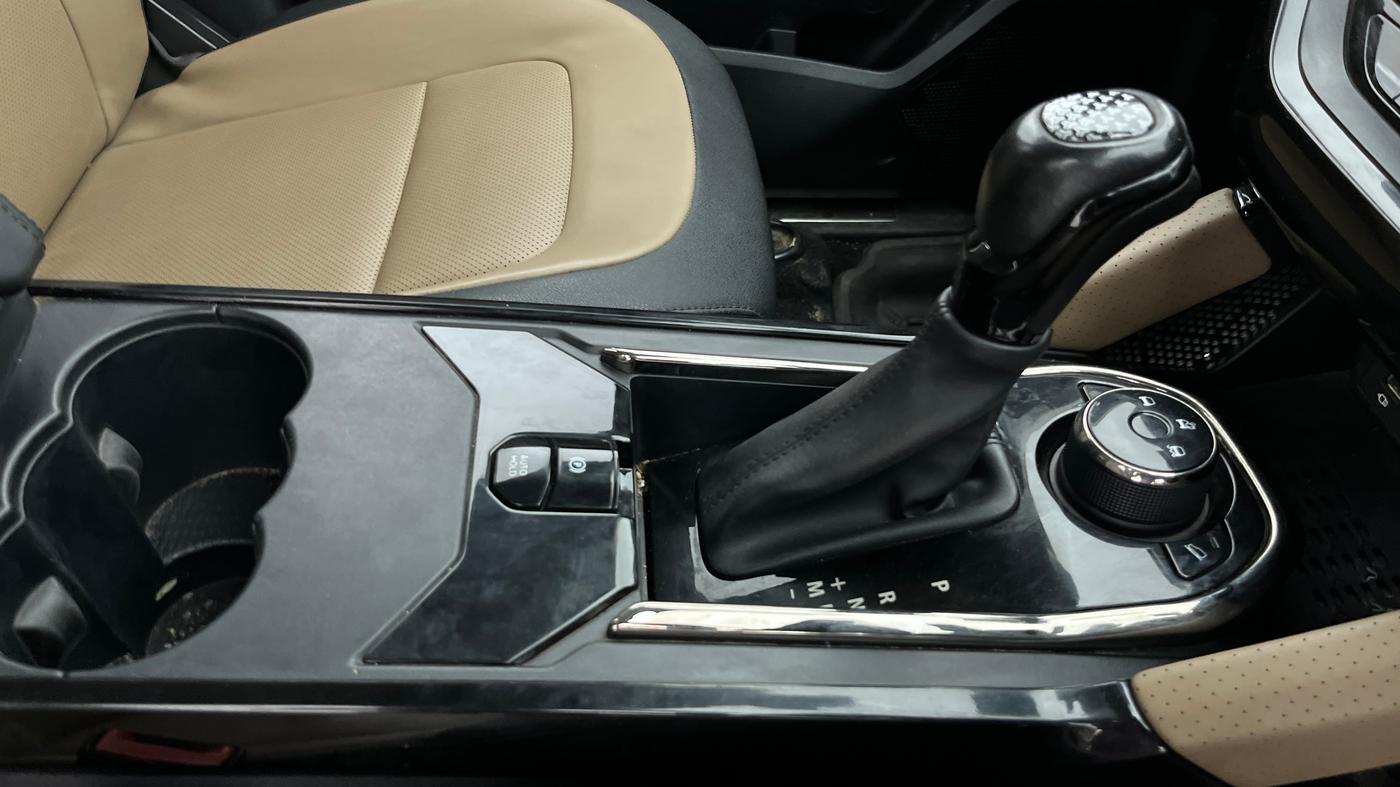 2022 Tata Safari XZA PLUS KAZIRANGA, Diesel, Automatic, 1,27,794 km, Gear Lever