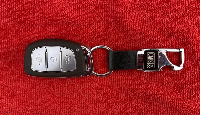 2017 Hyundai Xcent SX 1.2 (O), Petrol, Manual, 53,752 km, Key Close Up