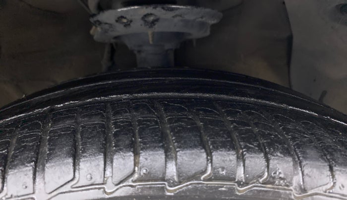 2017 Hyundai Xcent SX 1.2 (O), Petrol, Manual, 53,752 km, Right Front Tyre Tread