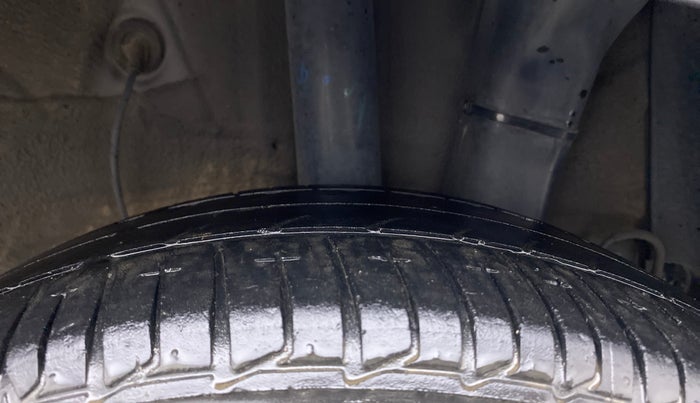 2017 Hyundai Xcent SX 1.2 (O), Petrol, Manual, 53,752 km, Left Rear Tyre Tread