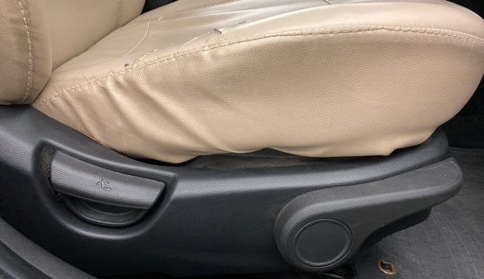 2017 Hyundai Xcent SX 1.2 (O), Petrol, Manual, 53,752 km, Driver Side Adjustment Panel