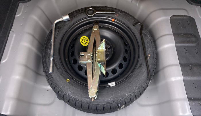 2017 Hyundai Xcent SX 1.2 (O), Petrol, Manual, 53,752 km, Spare Tyre