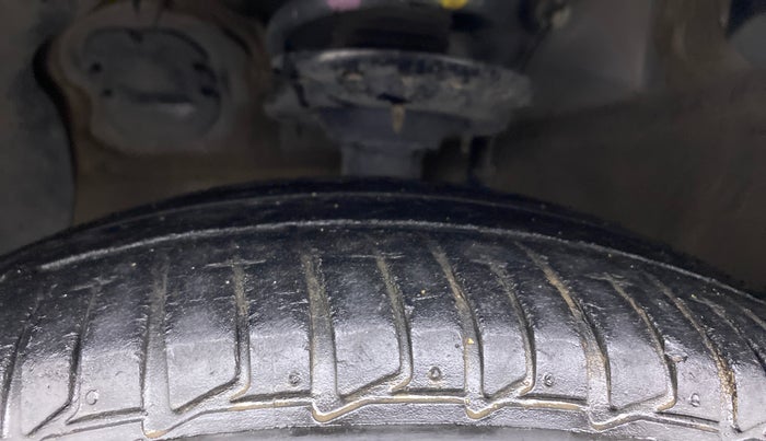 2017 Hyundai Xcent SX 1.2 (O), Petrol, Manual, 53,752 km, Left Front Tyre Tread