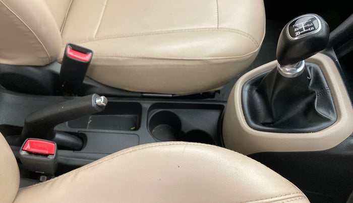 2017 Hyundai Xcent SX 1.2 (O), Petrol, Manual, 53,752 km, Gear Lever