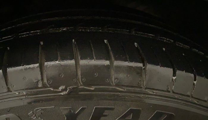 2016 Hyundai Creta SX PLUS AT 1.6 PETROL, Petrol, Automatic, 73,228 km, Left Rear Tyre Tread