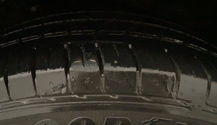 2016 Hyundai Creta SX PLUS AT 1.6 PETROL, Petrol, Automatic, 73,228 km, Left Front Tyre Tread
