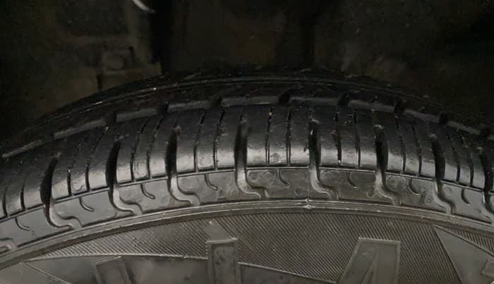 2017 Renault Kwid CLIMBER 1.0 AMT, Petrol, Automatic, 53,430 km, Left Front Tyre Tread