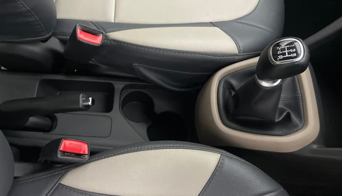 2017 Hyundai Grand i10 SPORTZ (O) 1.2 KAPPA VTVT, Petrol, Manual, 40,780 km, Gear Lever