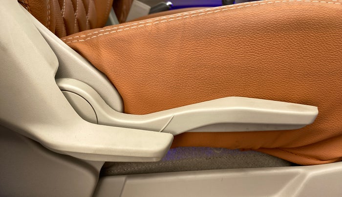 2021 Maruti Ertiga ZXI SHVS, Petrol, Manual, 7,786 km, Driver Side Adjustment Panel