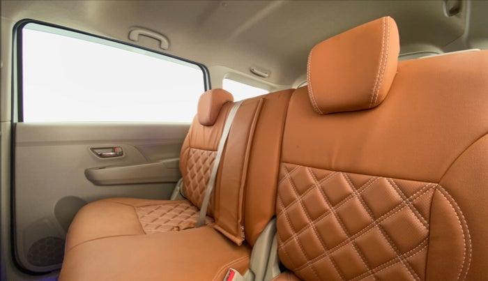 2021 Maruti Ertiga ZXI SHVS, Petrol, Manual, 7,786 km, Right Side Rear Door Cabin