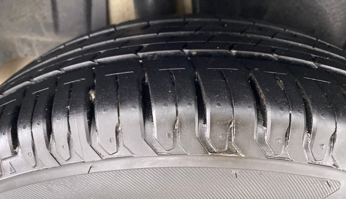 2021 Maruti Ertiga ZXI SHVS, Petrol, Manual, 7,786 km, Right Rear Tyre Tread