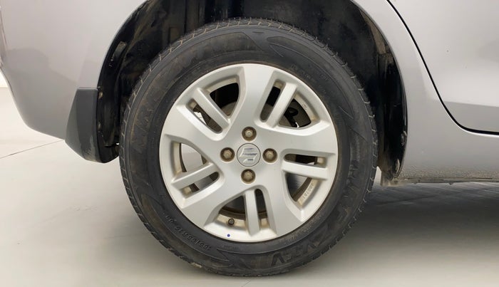 2014 Maruti Swift Dzire ZXI, Petrol, Manual, 81,777 km, Right Rear Wheel