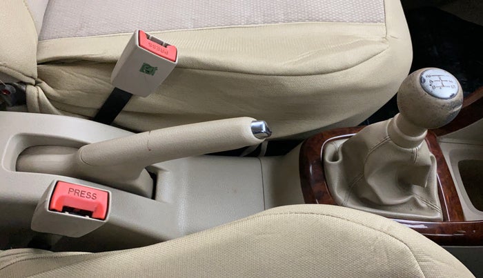 2014 Maruti Swift Dzire ZXI, Petrol, Manual, 81,777 km, Gear Lever