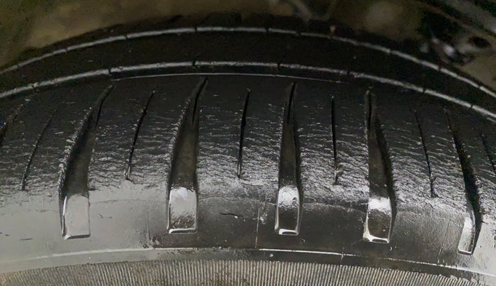 2012 Maruti Wagon R 1.0 VXI, Petrol, Manual, 53,031 km, Right Rear Tyre Tread