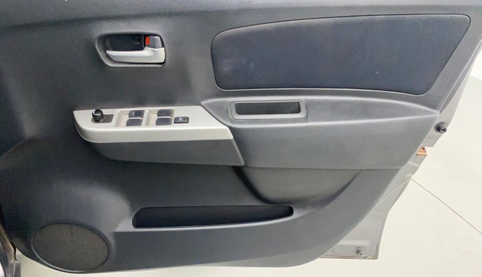 2012 Maruti Wagon R 1.0 VXI, Petrol, Manual, 53,031 km, Driver Side Door Panels Control
