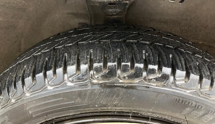 2015 Maruti Wagon R 1.0 VXI, Petrol, Manual, 57,209 km, Right Front Tyre Tread