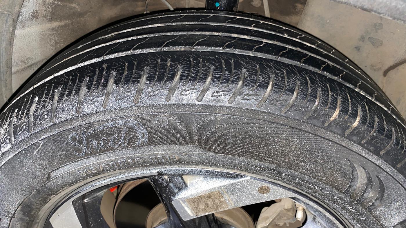2021 Hyundai VENUE SX PLUS 1.0 TURBO DCT, Petrol, Automatic, 46,618 km, Right Front Tyre Tread
