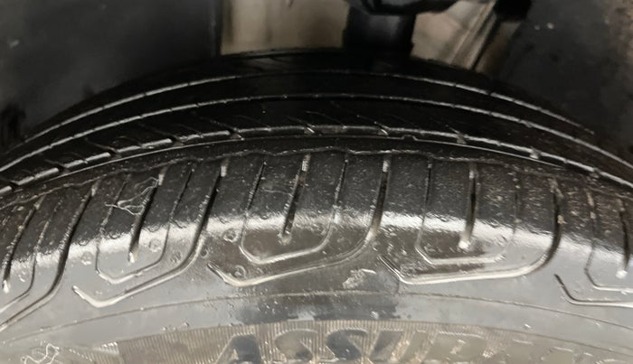 2021 Skoda KUSHAQ STYLE 1.0L TSI AT, Petrol, Automatic, 24,676 km, Left Front Tyre Tread