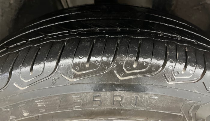 2021 Skoda KUSHAQ STYLE 1.0L TSI AT, Petrol, Automatic, 24,676 km, Right Front Tyre Tread