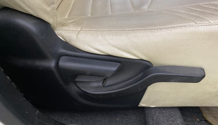 2016 Honda Brio VX AT, Petrol, Automatic, 52,986 km, Driver Side Adjustment Panel