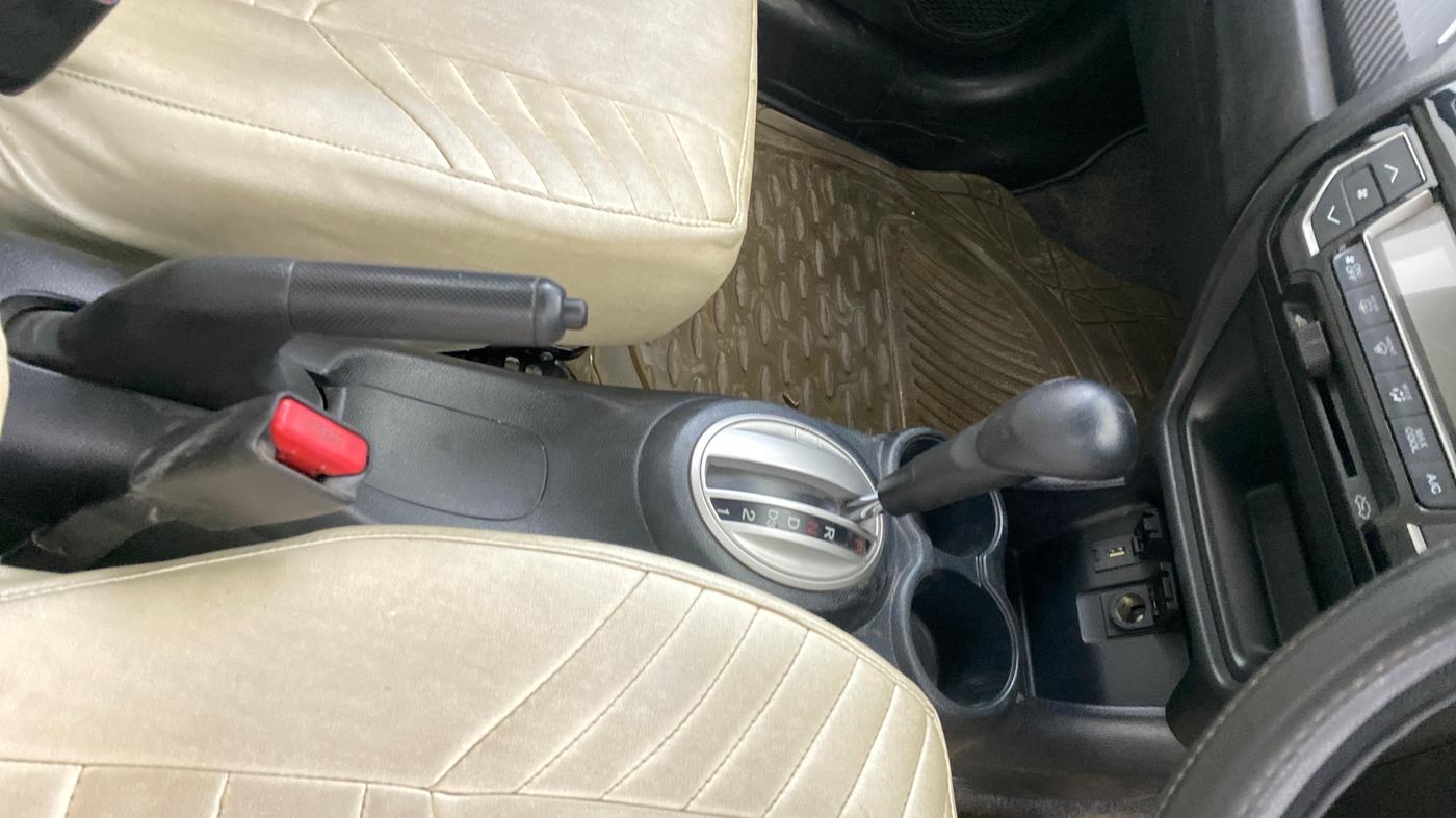 2016 Honda Brio VX AT, Petrol, Automatic, 52,986 km, Gear Lever
