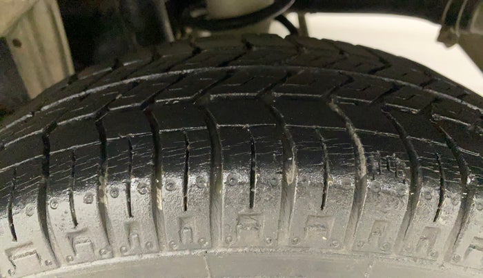 2015 Maruti Alto 800 LXI, Petrol, Manual, 18,107 km, Left Rear Tyre Tread