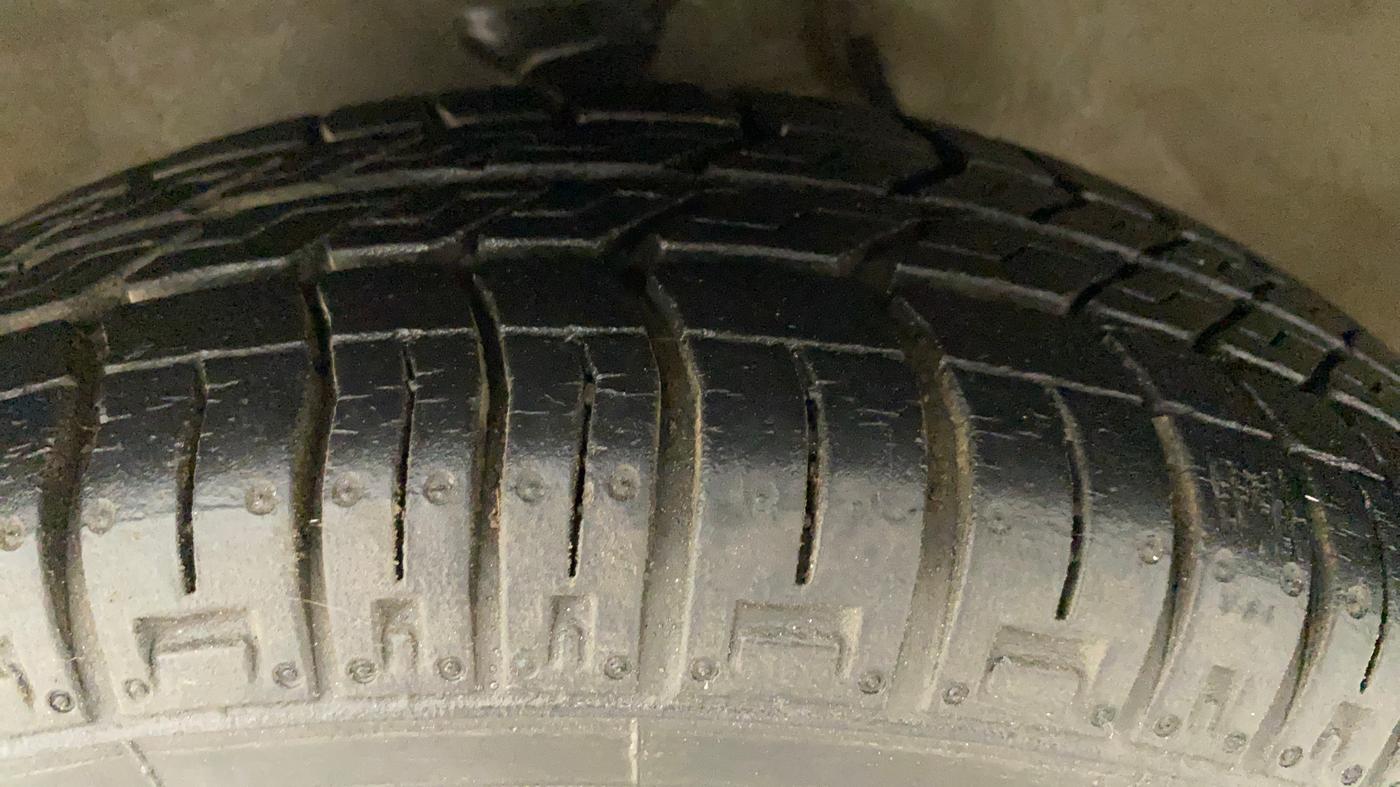 2015 Maruti Alto 800 LXI, Petrol, Manual, 18,107 km, Left Front Tyre Tread